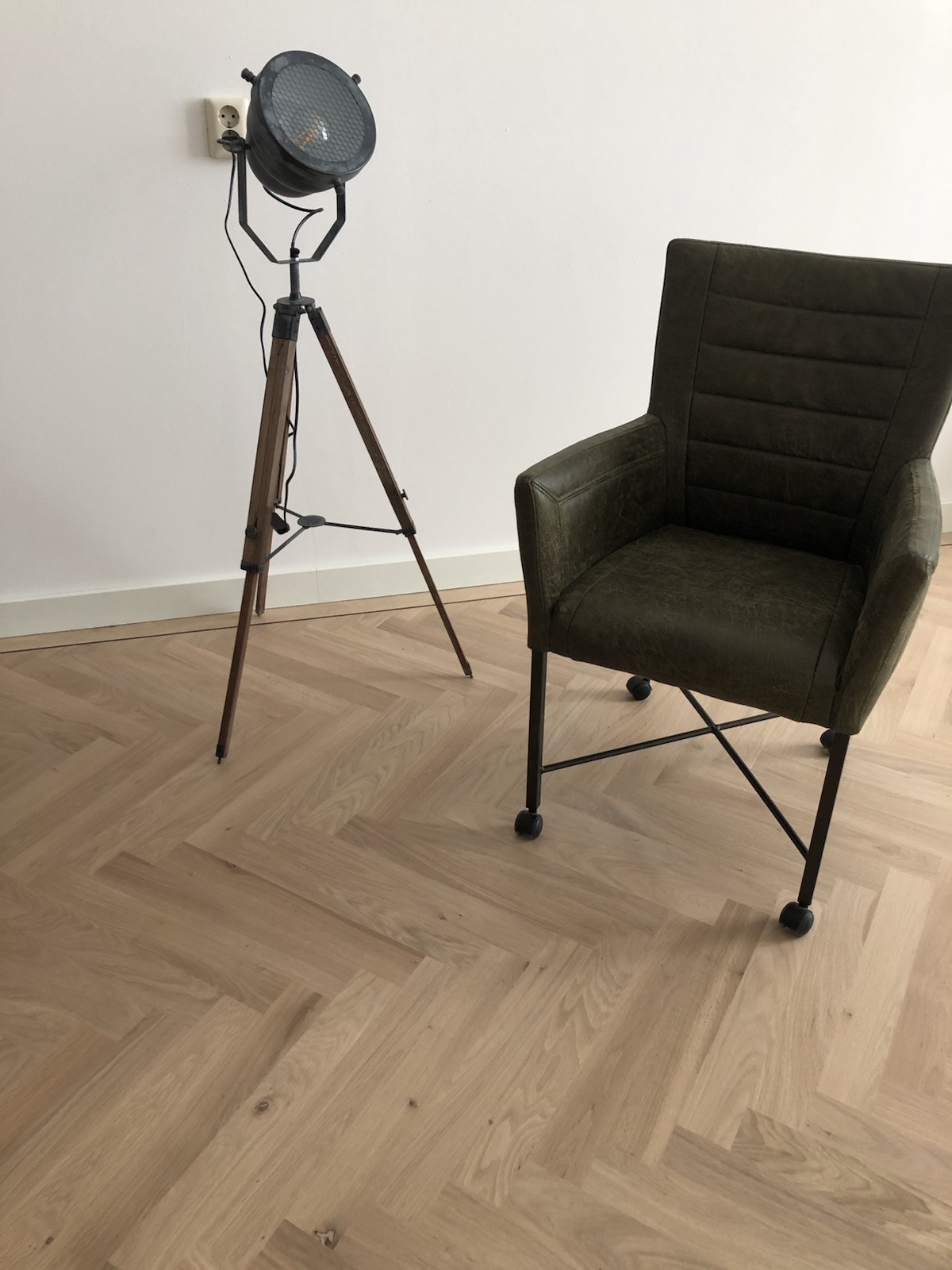 Houten vloer in een interieur, inspiratiebeeld 7