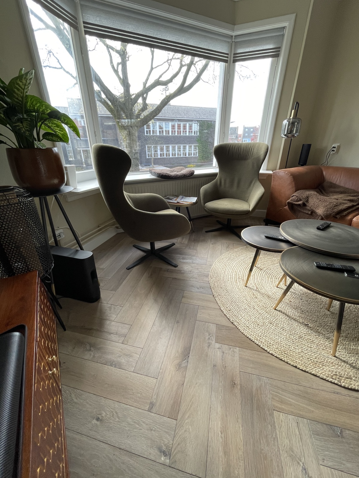 Houten vloer in een interieur, inspiratiebeeld 13