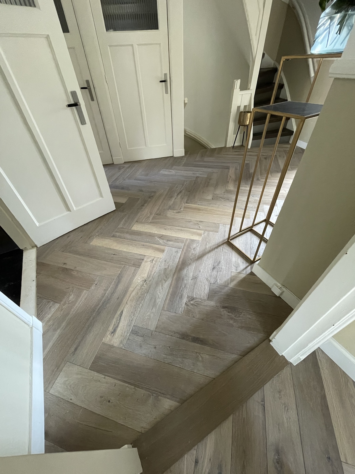 Houten vloer in een interieur, inspiratiebeeld 14