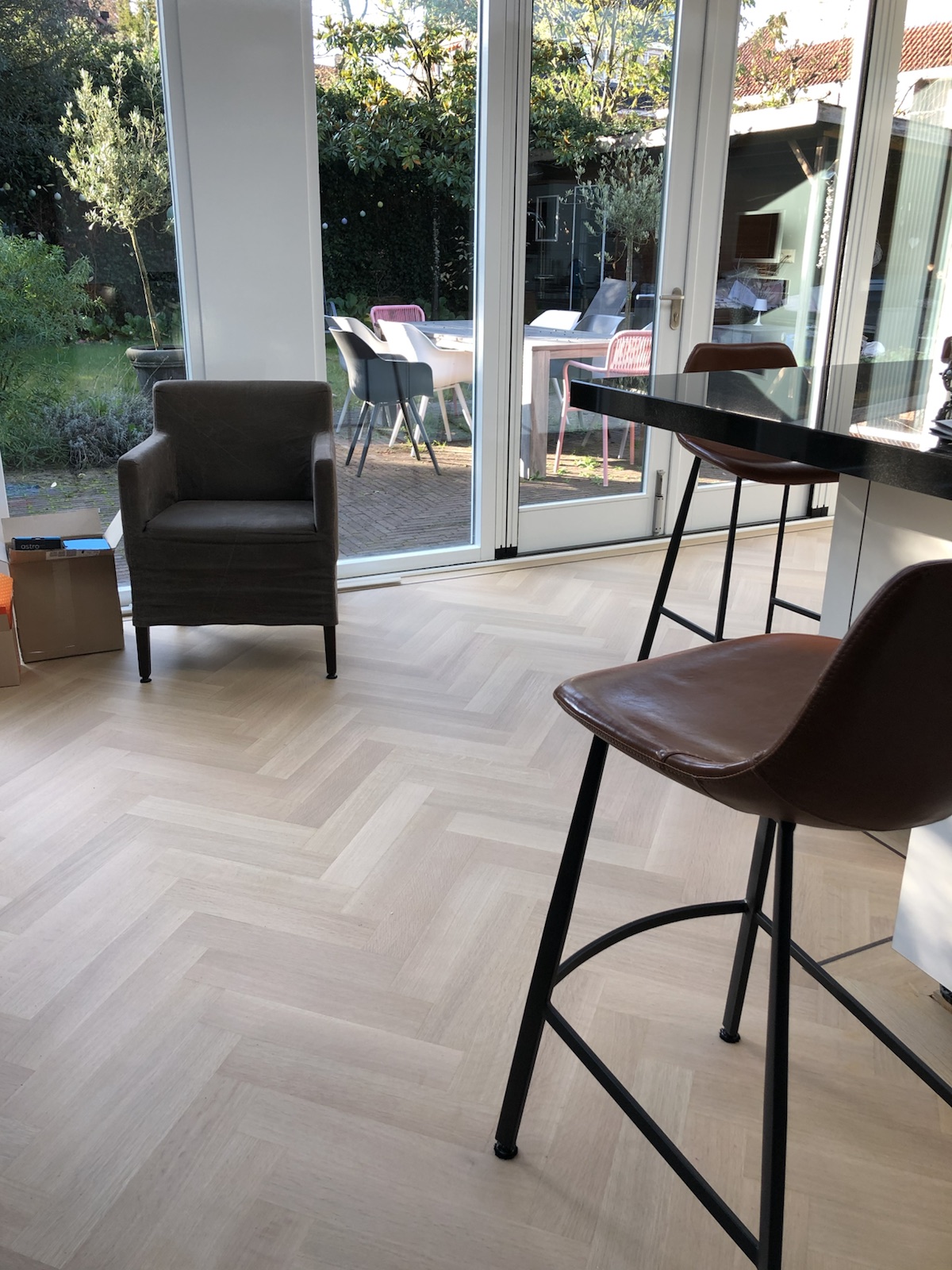 Houten vloer in een interieur, inspiratiebeeld 19