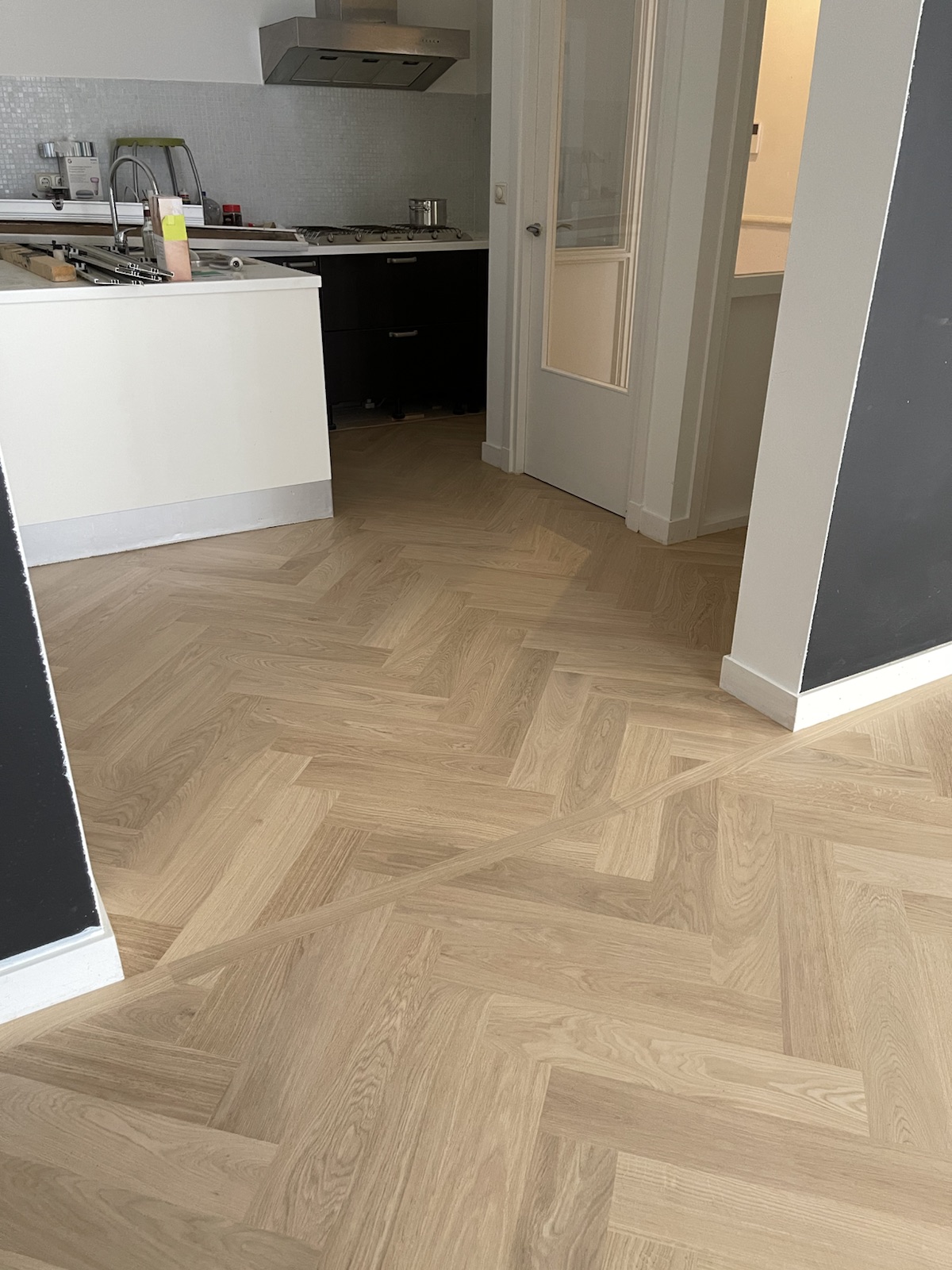 Houten vloer in een interieur, inspiratiebeeld 24